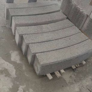 驻马店芝麻白弧形路牙石