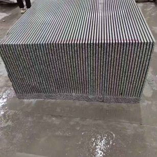 驻马店芝麻白毛板荒料切割