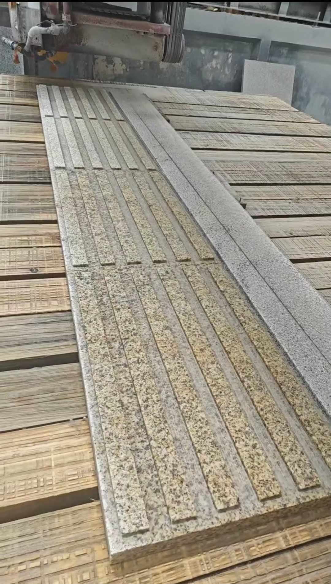 驻马店黄金麻盲道石 盲条