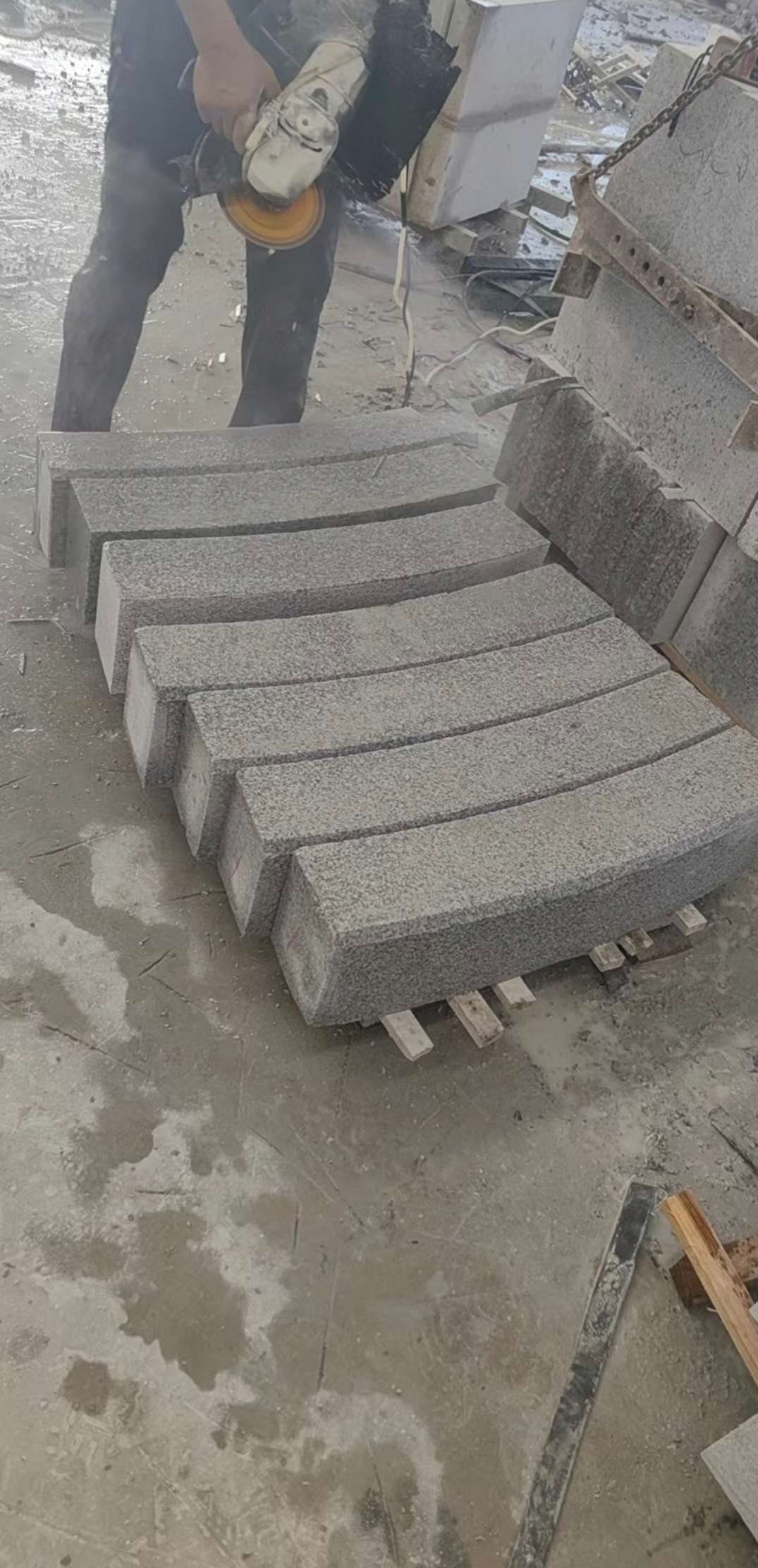 驻马店芝麻白弧形路牙石